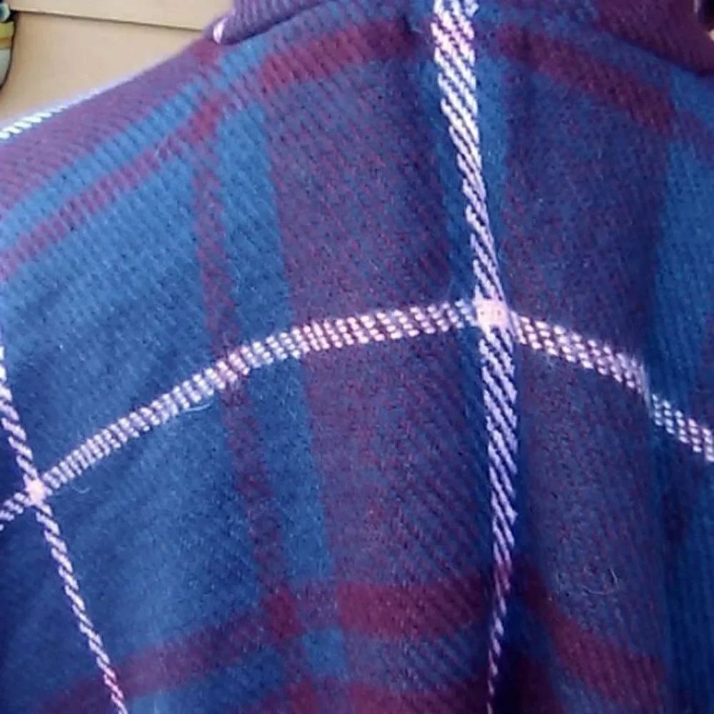 Apt. 9 Plaid Cape - Picture 5 of 11